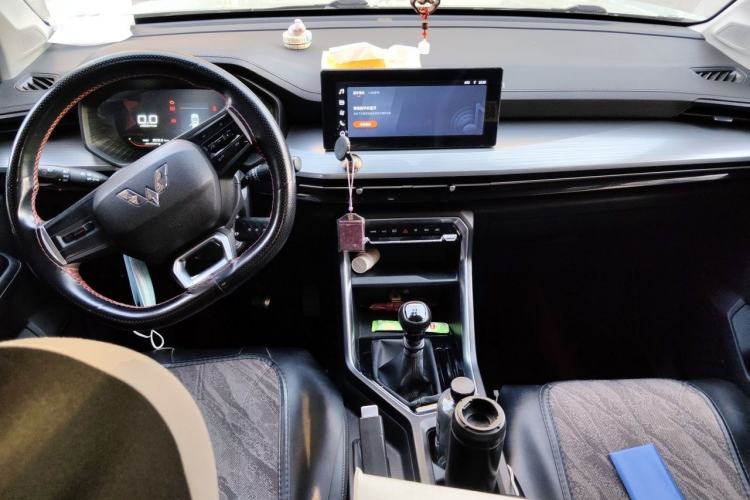 Used Wuling Asta 2021 1.5T Manual Starlight Edition Center Console