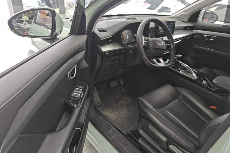 Used Wuling Asta 2021 1.5T CVT Starlight Edition Driver Seat