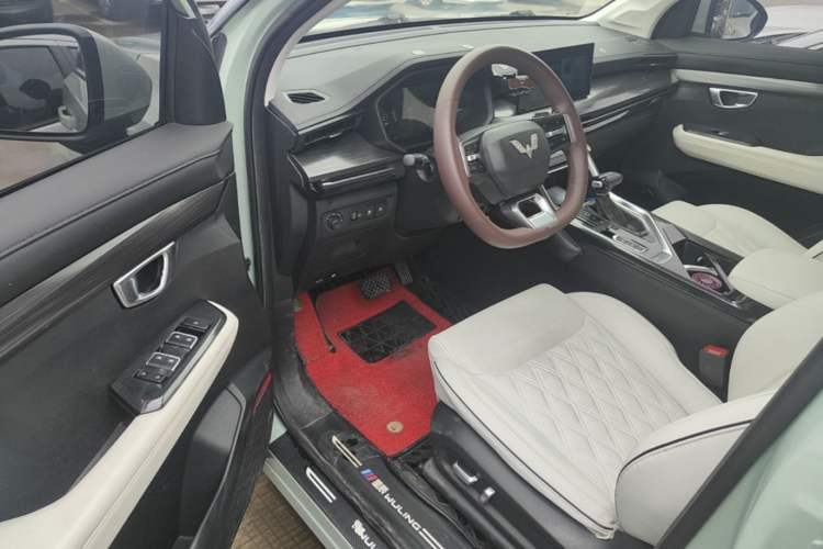 Used Wuling Asta 2021 1.5T CVT Star曜 Edition Driver Seat