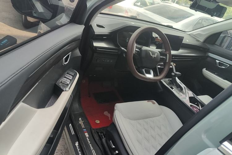 Used Wuling Asta 2021 1.5T CVT Star曜 Edition Driver Seat
