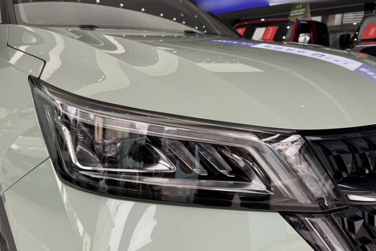 Used Wuling Asta 2021 1.5T CVT Starlight Edition Exterior 4