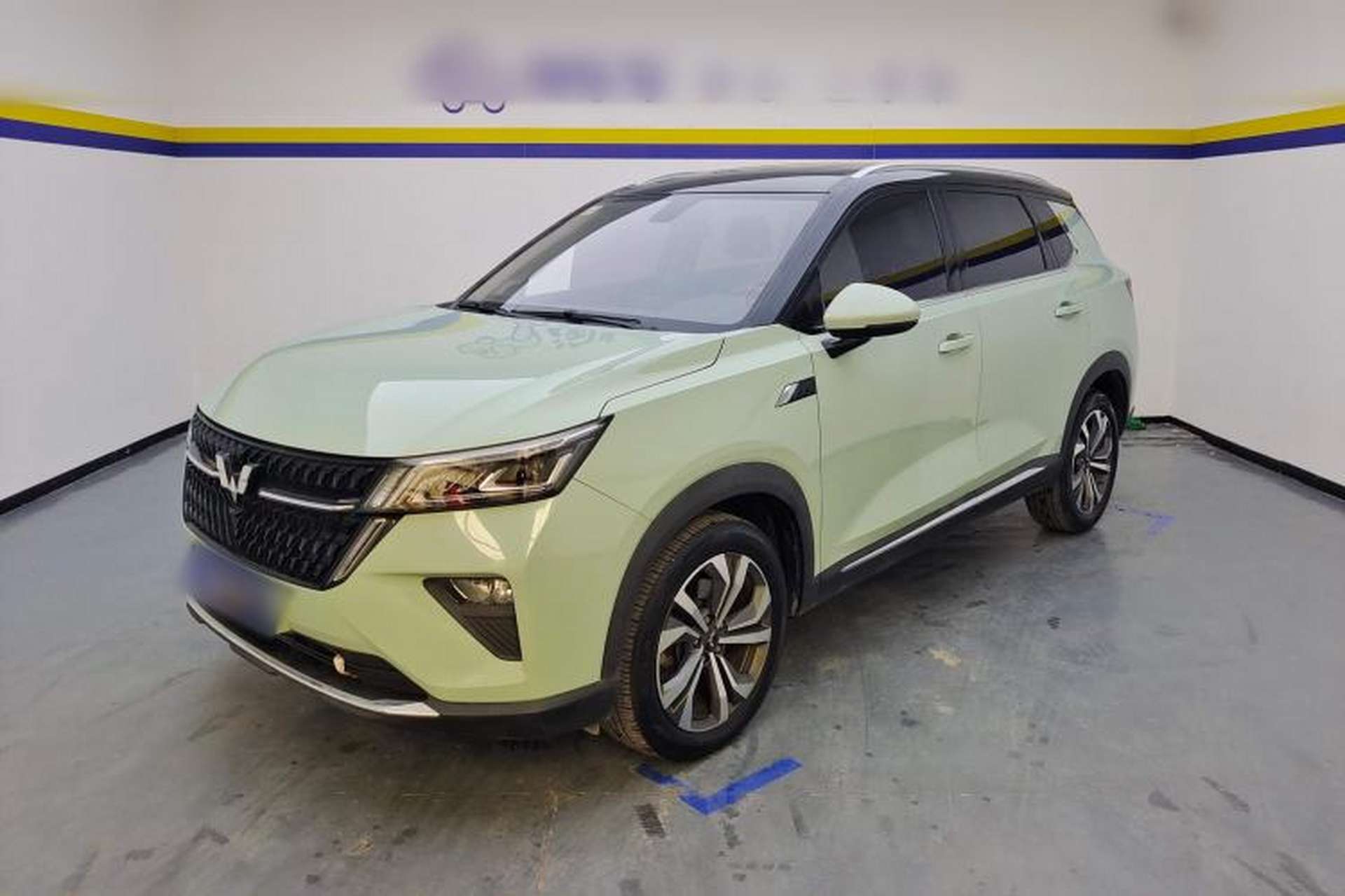 Used Wuling Asta 2021 1.5T CVT Starlight Edition Front Left 45 Deg