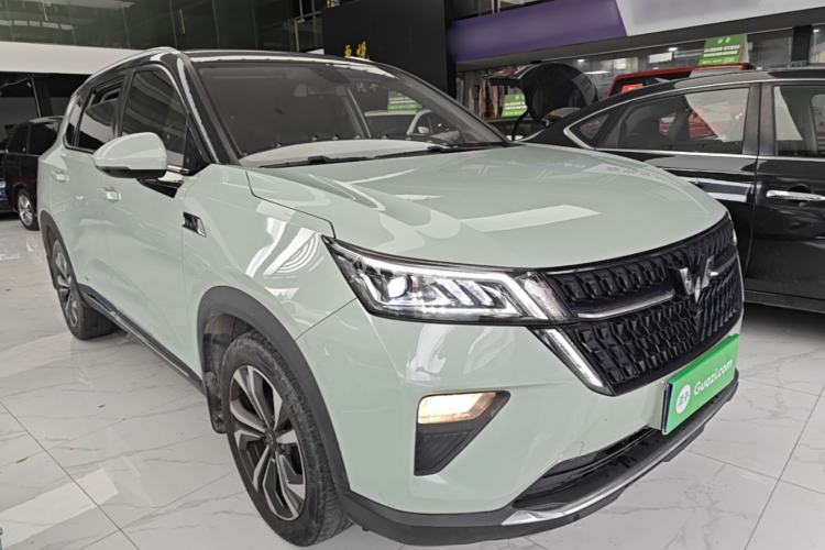 Used Wuling Asta 2021 1.5T CVT Starlight Edition Front Right 45 Deg