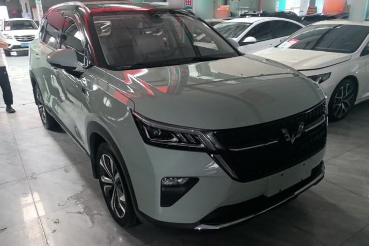 Used Wuling Asta 2021 1.5T CVT Star曜 Edition Front Right 45 Deg