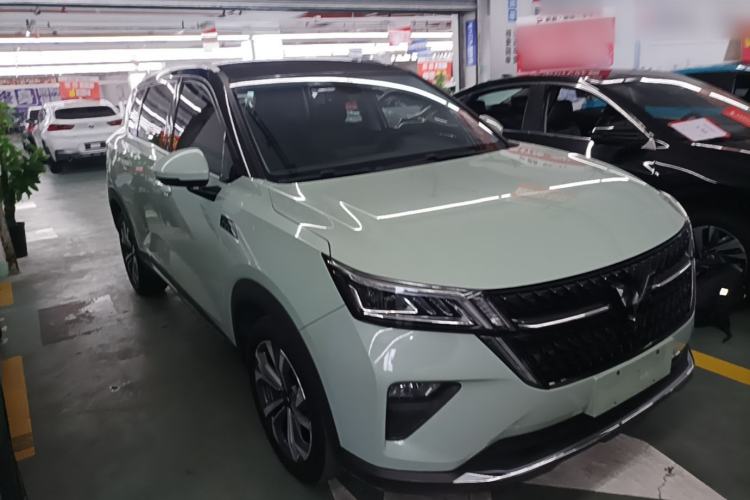 Used Wuling Asta 2021 1.5T CVT Star曜 Edition Front Right 45 Deg