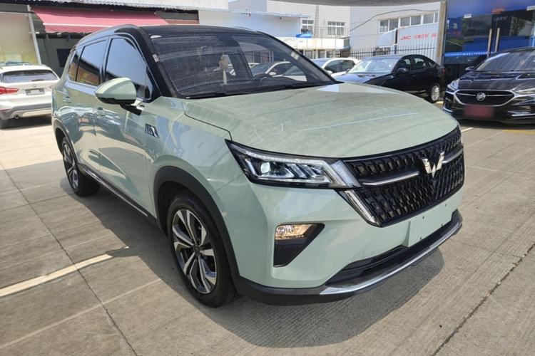 Used Wuling Asta 2021 1.5T CVT Starlight Edition Front Right 45 Deg