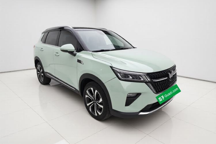Used Wuling Asta 2021 1.5T CVT Starlight Edition Front Right 45 Deg