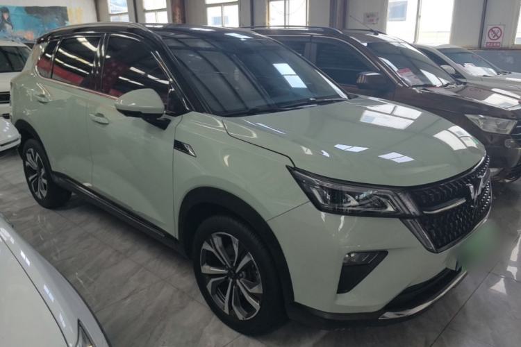 Used Wuling Asta 2021 1.5T CVT Star曜 Edition Front Right 45 Deg