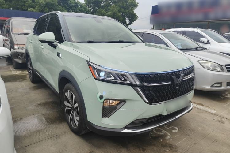 Used Wuling Asta 2021 1.5T CVT Star曜 Edition Front Right 45 Deg