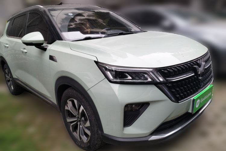 Used Wuling Asta 2021 1.5T CVT Star曜 Edition Front Right 45 Deg