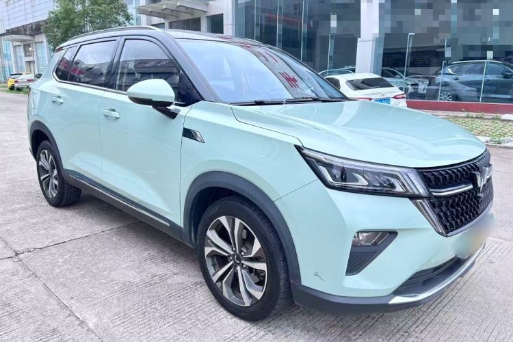Used Wuling Asta 2021 1.5T CVT Starlight Edition Front Right 45 Deg