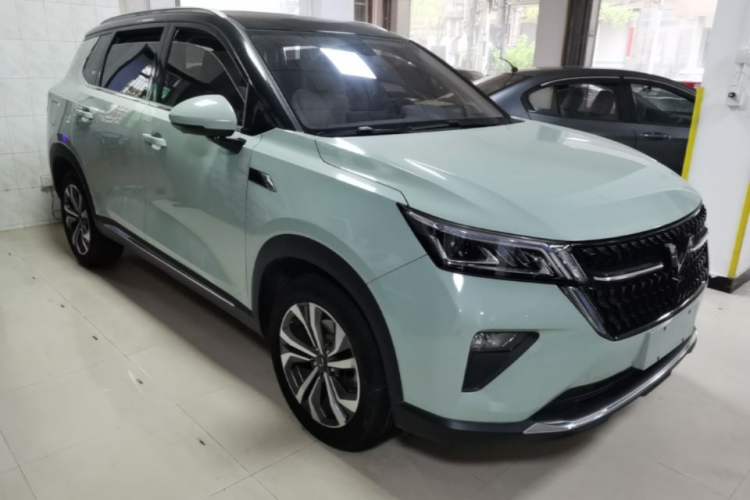 Used Wuling Asta 2021 1.5T CVT Star曜 Edition Front Right 45 Deg