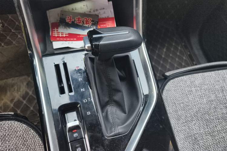 Used Wuling Asta 2021 1.5T CVT Star曜 Edition Gear Lever