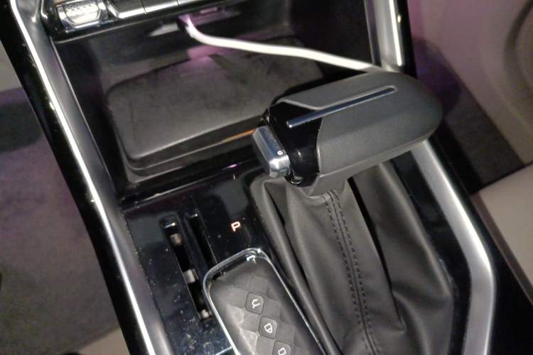 Used Wuling Asta 2021 1.5T CVT Star曜 Edition Gear Lever