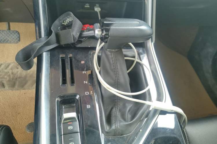 Used Wuling Asta 2021 1.5T CVT Starlight Edition Gear Lever