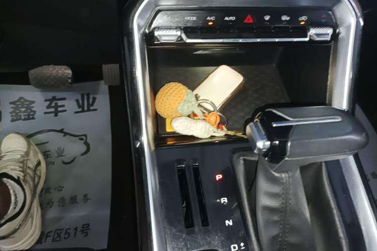 Used Wuling Asta 2021 1.5T CVT Star曜 Edition Gear Lever