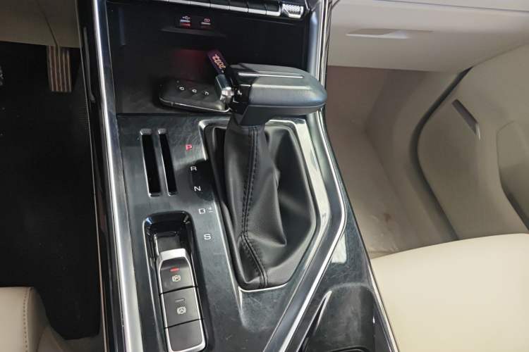 Used Wuling Asta 2021 1.5T CVT Star曜 Edition Gear Lever