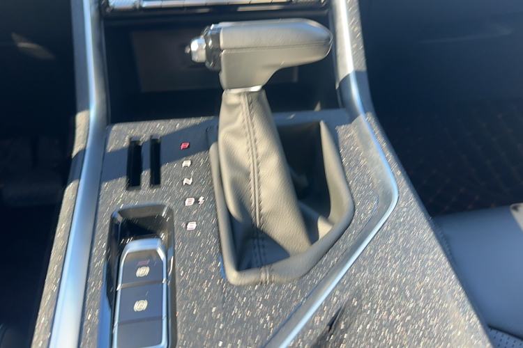 Used Wuling Asta 2021 1.5T CVT Starlight Edition Gear Lever
