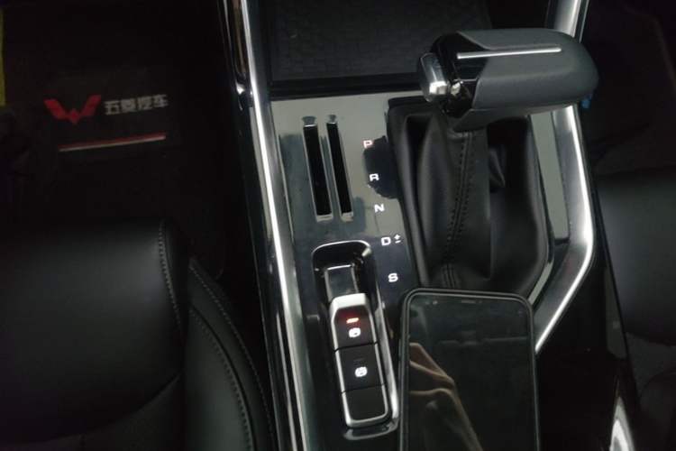Used Wuling Asta 2021 1.5T CVT Starlight Edition Gear Lever
