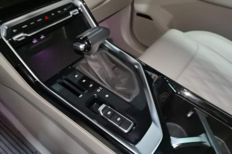Used Wuling Asta 2021 1.5T CVT Star曜 Edition Gear Lever