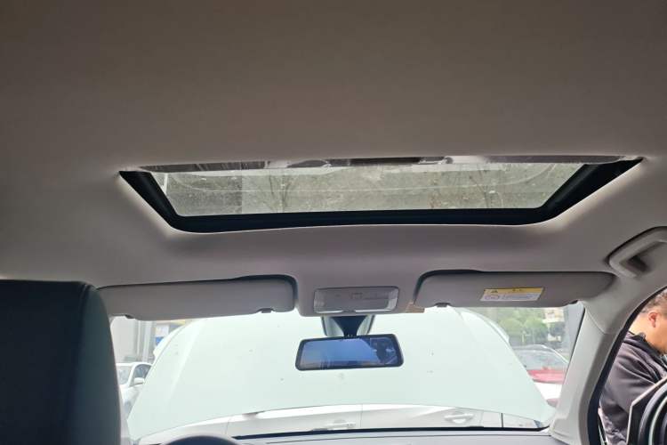 Used Wuling Asta 2021 1.5T CVT Starlight Edition Headliner