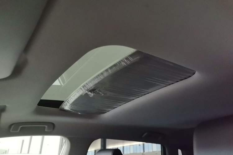 Used Wuling Asta 2021 1.5T CVT Starlight Edition Headliner