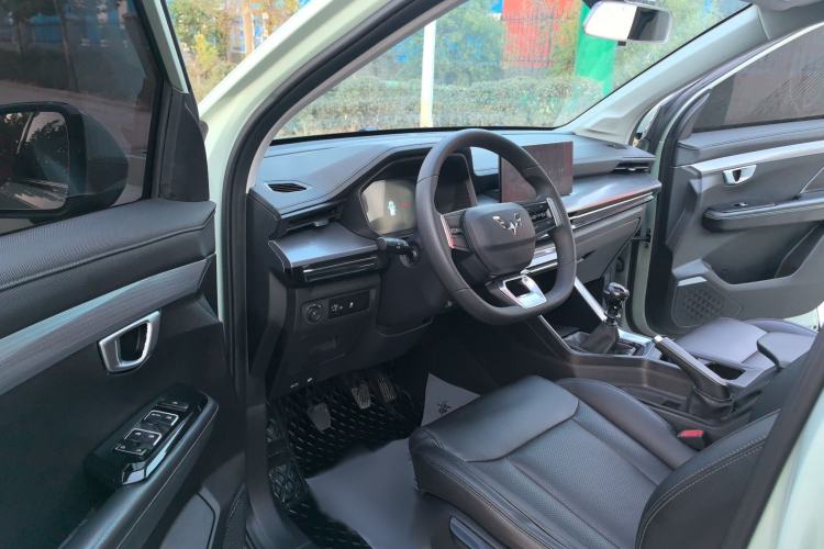 Used Wuling Asta 2021 1.5T Manual Starlight Edition Interior 2