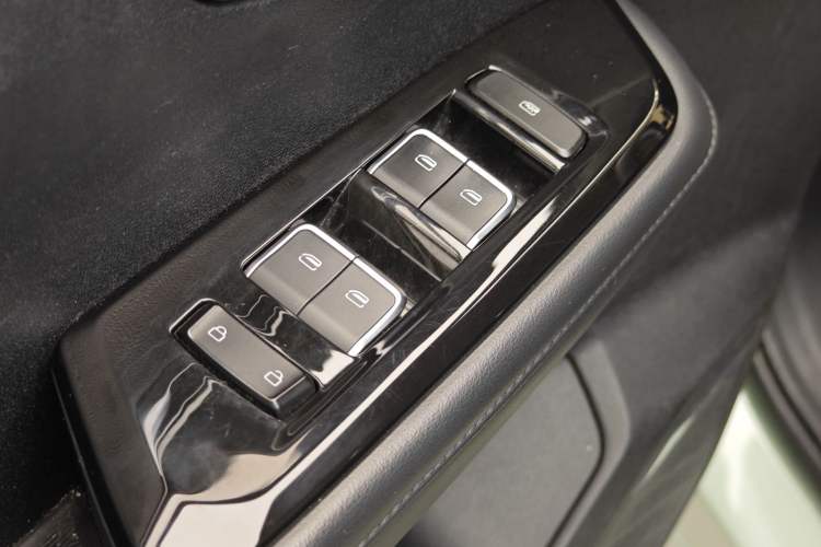 Used Wuling Asta 2021 1.5T CVT Starlight Edition Interior 9