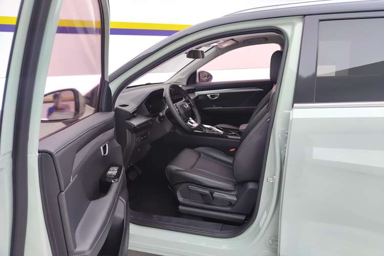 Used Wuling Asta 2021 1.5T CVT Starlight Edition Left Front Seat