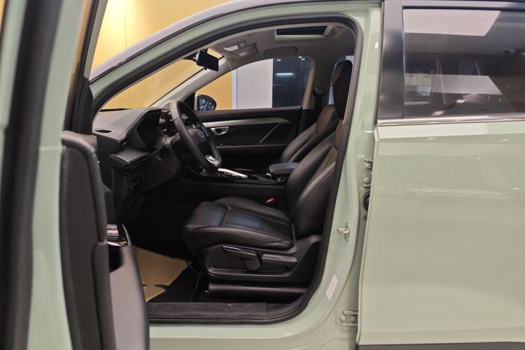 Used Wuling Asta 2021 1.5T CVT Starlight Edition Left Front Seat