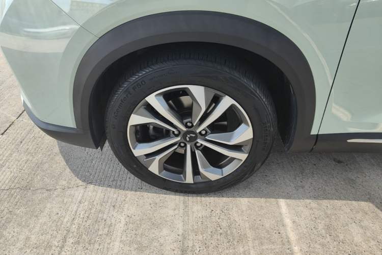 Used Wuling Asta 2021 1.5T CVT Starlight Edition Left Front Wheel Hub