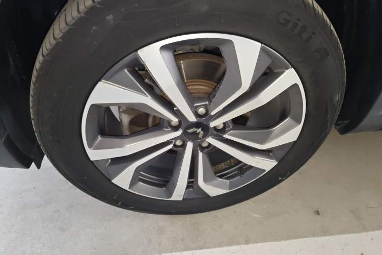Used Wuling Asta 2021 1.5T CVT Starlight Edition Left Front Wheel Hub