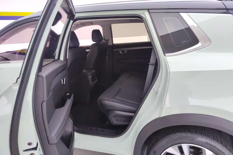Used Wuling Asta 2021 1.5T CVT Starlight Edition Left Rear Seat