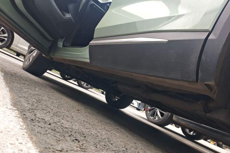 Used Wuling Asta 2021 1.5T CVT Starlight Edition Left Side Sill