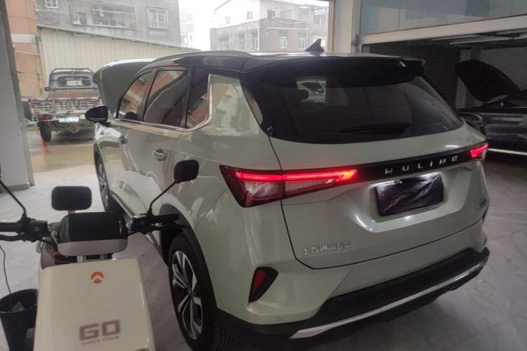 Used Wuling Asta 2021 1.5T CVT Starlight Edition Rear Left 45 Deg