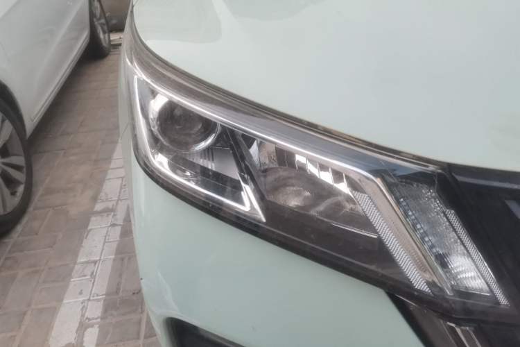 Used Wuling Asta 2021 1.5T Manual Starlight Edition Right Front Headlight