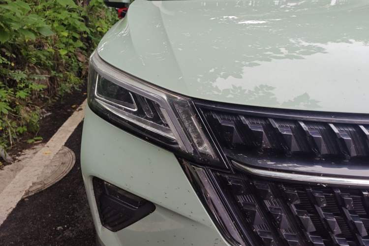 Used Wuling Asta 2021 1.5T CVT Star曜 Edition Right Front Headlight