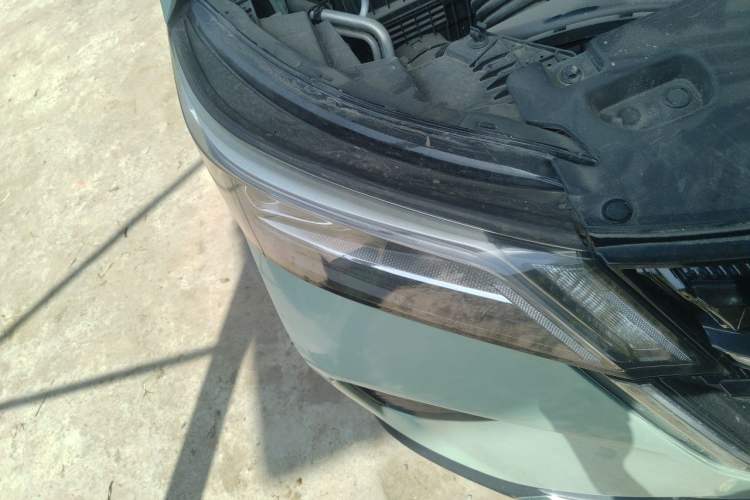 Used Wuling Asta 2021 1.5T CVT Starlight Edition Right Front Headlight