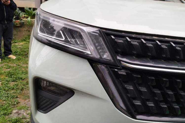 Used Wuling Asta 2021 1.5T CVT Star曜 Edition Right Front Headlight