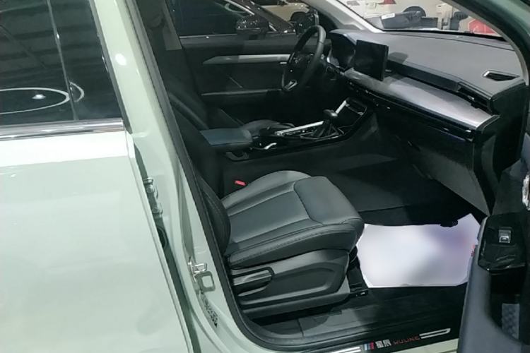 Used Wuling Asta 2021 1.5T CVT Star曜 Edition Right Front Seat