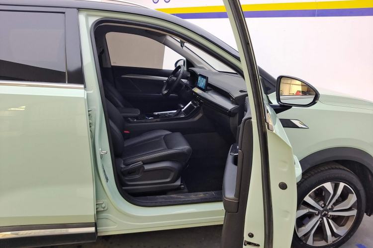 Used Wuling Asta 2021 1.5T CVT Starlight Edition Right Front Seat