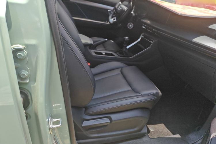 Used Wuling Asta 2021 1.5T Manual Starlight Edition Right Front Seat