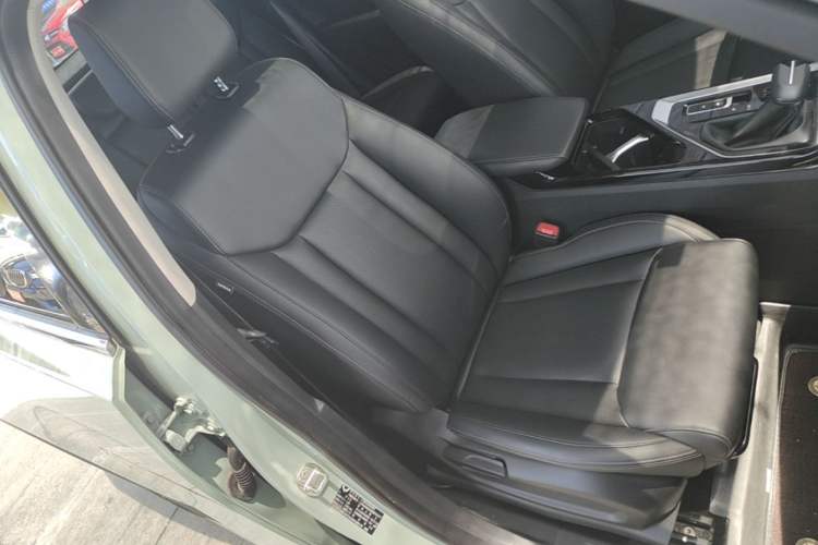 Used Wuling Asta 2021 1.5T CVT Starlight Edition Right Front Seat