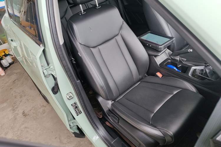 Used Wuling Asta 2021 1.5T Manual Starlight Edition Right Front Seat