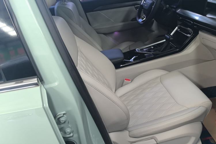 Used Wuling Asta 2021 1.5T CVT Star曜 Edition Right Front Seat