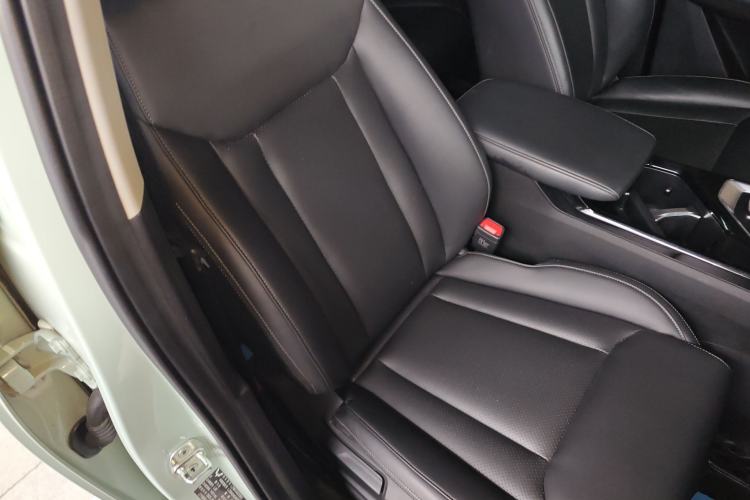 Used Wuling Asta 2021 1.5T CVT Starlight Edition Right Front Seat