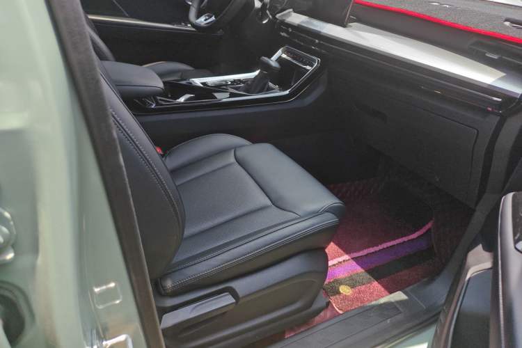 Used Wuling Asta 2021 1.5T CVT Star曜 Edition Right Front Seat
