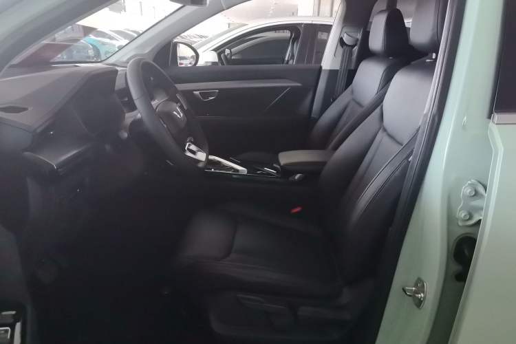Used Wuling Asta 2021 1.5T CVT Starlight Edition Right Front Seat
