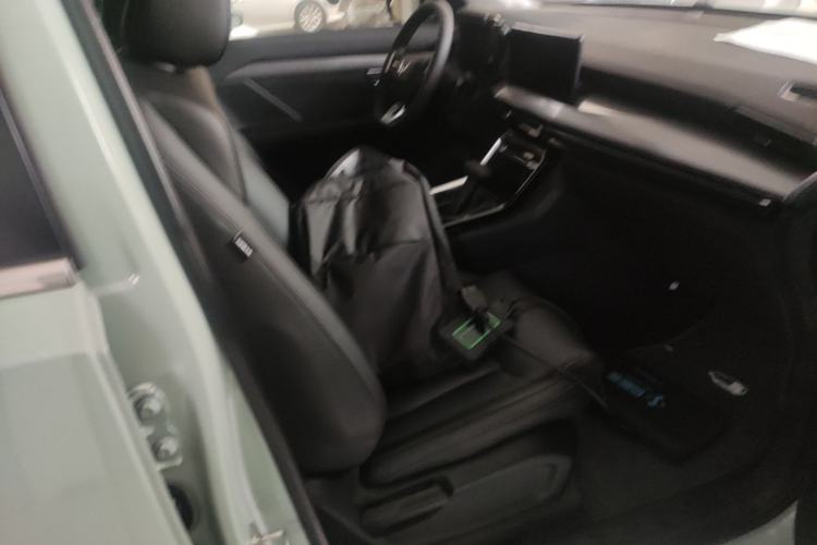 Used Wuling Asta 2021 1.5T CVT Starlight Edition Right Front Seat