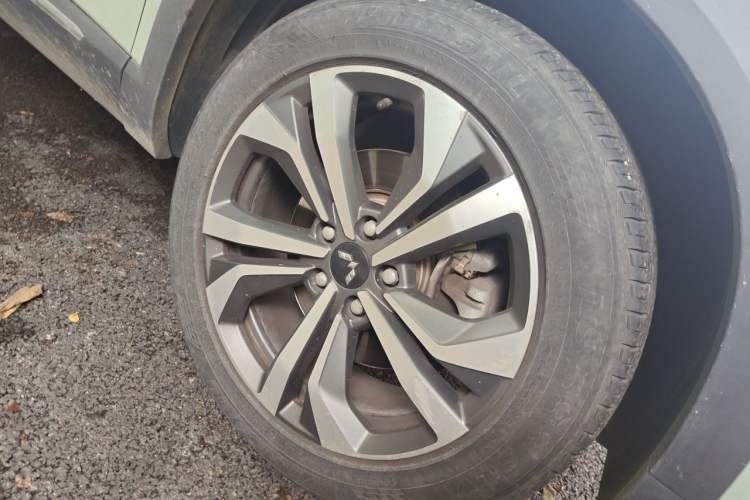 Used Wuling Asta 2021 1.5T CVT Star曜 Edition Right Front Wheel Hub